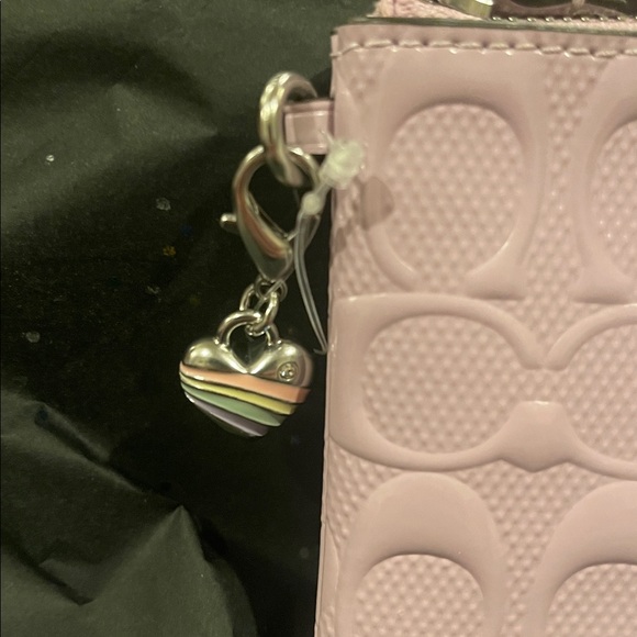 Coach Women's Light violet patent leather Wristlet with Heart charm. NWT - Picture 2 of 6